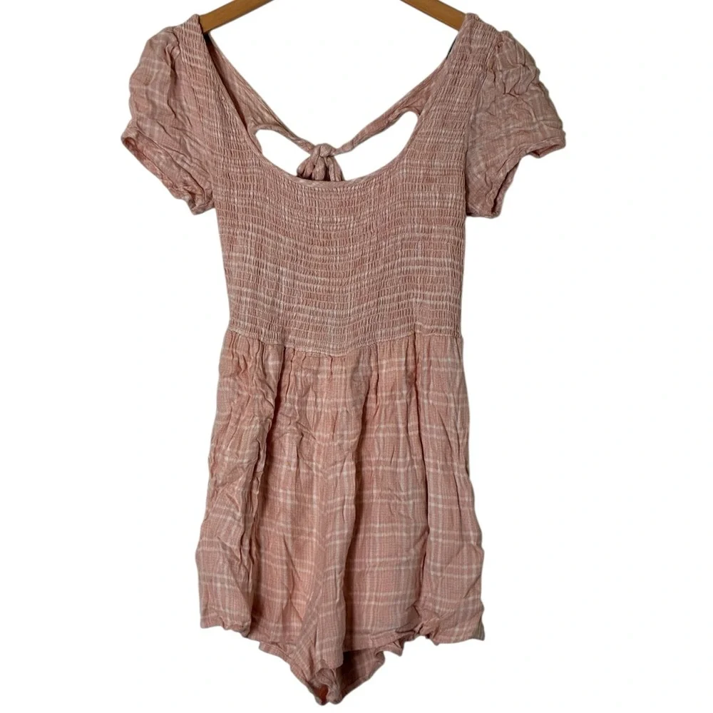 Forever 21 | Summer cutout back tie short sleeve rayon printed romper shorts